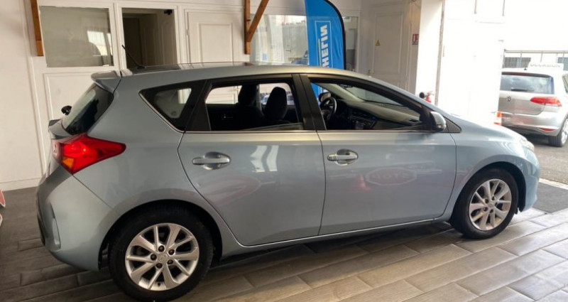 Toyota Auris II 90 D-4D FAP Style 5 Portes 2013 - photo n°3 Toyota Auris II 90 D-4D FAP Style 5 Portes  occasion à Nanteuil Les Meaux - photo n°3