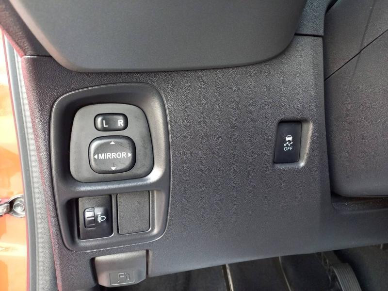 Toyota Aygo 1.0 VVT-i 72ch x-play x-app 5p MC18  occasion � Vert-Saint-Denis - photo n�16