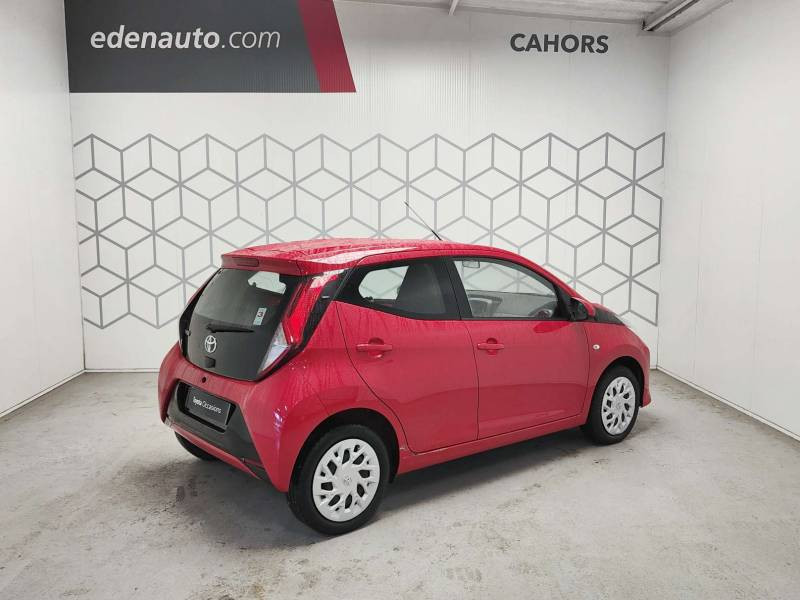 Toyota Aygo 1.0 VVT-i x-play 2020 - photo n°2 Toyota Aygo 1.0 VVT-i x-play  occasion à Cahors - photo n°2