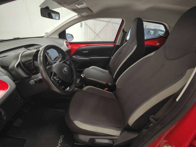 Toyota Aygo 1.0 VVT-i x-play 2020 - photo n°7 Toyota Aygo 1.0 VVT-i x-play  occasion à Cahors - photo n°7