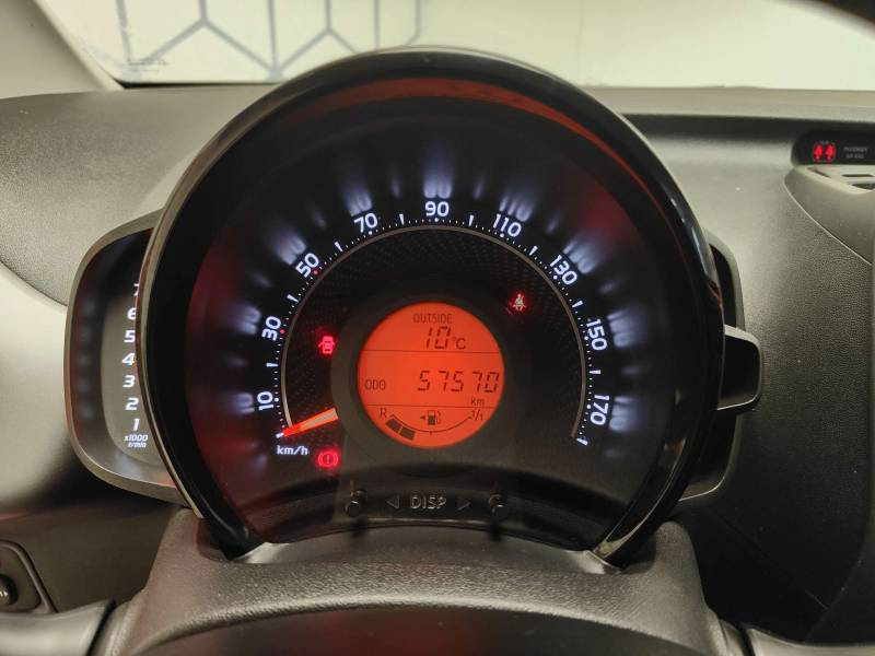 Toyota Aygo 1.0 VVT-i x-play 2020 - photo n°16 Toyota Aygo 1.0 VVT-i x-play  occasion à Cahors - photo n°16