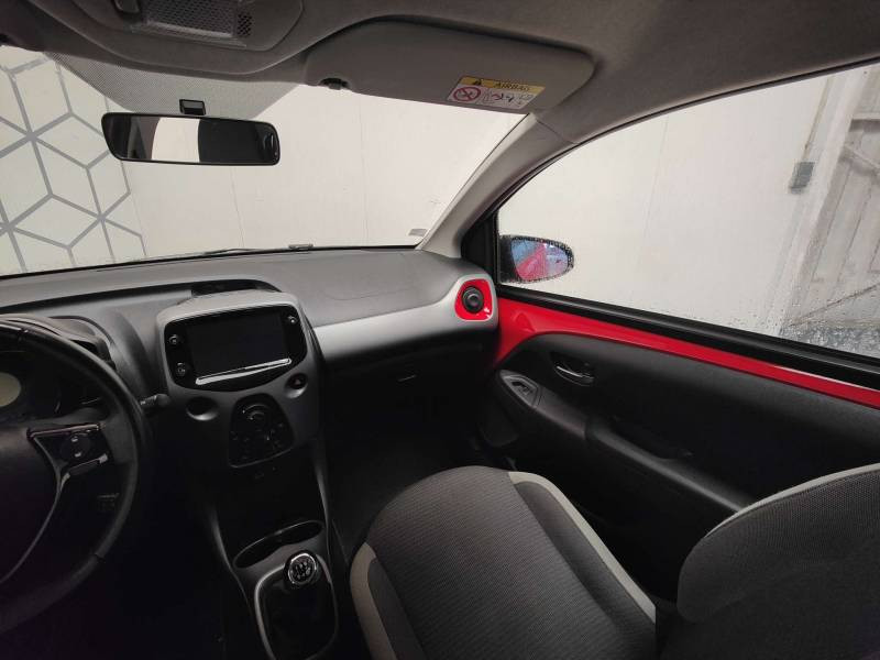 Toyota Aygo 1.0 VVT-i x-play 2020 - photo n°5 Toyota Aygo 1.0 VVT-i x-play  occasion à Cahors - photo n°5