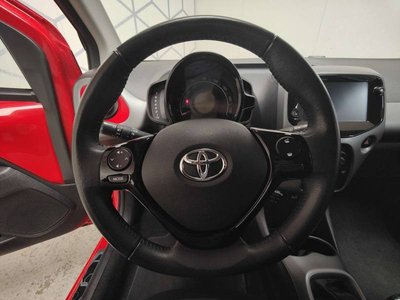 Toyota Aygo 1.0 VVT-i x-play 2020 - photo n°10 Toyota Aygo 1.0 VVT-i x-play  occasion à Cahors - photo n°10