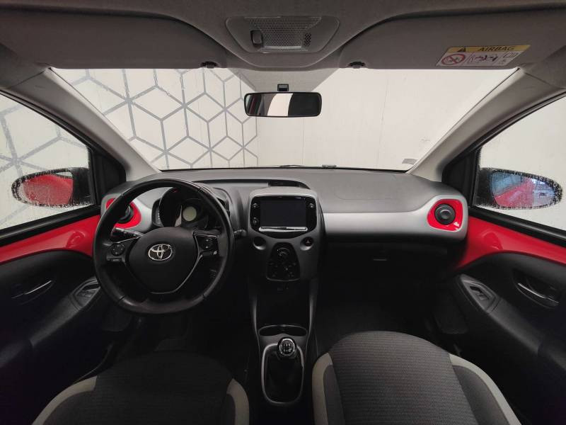Toyota Aygo 1.0 VVT-i x-play 2020 - photo n°3 Toyota Aygo 1.0 VVT-i x-play  occasion à Cahors - photo n°3