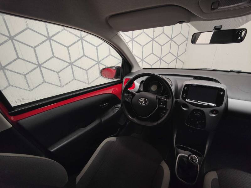Toyota Aygo 1.0 VVT-i x-play 2020 - photo n°4 Toyota Aygo 1.0 VVT-i x-play  occasion à Cahors - photo n°4