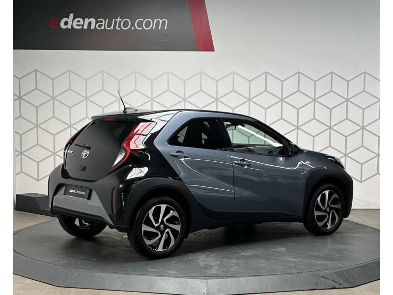 Toyota Aygo x 1.0 VVT-i 72 Design  occasion  Saint Laurent des Vignes - photo n5