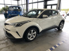 Toyota C-HR occasion Blanc année 2019 boite Automatique Annonce Toyota C-HR occasion Hybride 122H DYNAMIC 2WD E-CVT RC18 à Mérignac