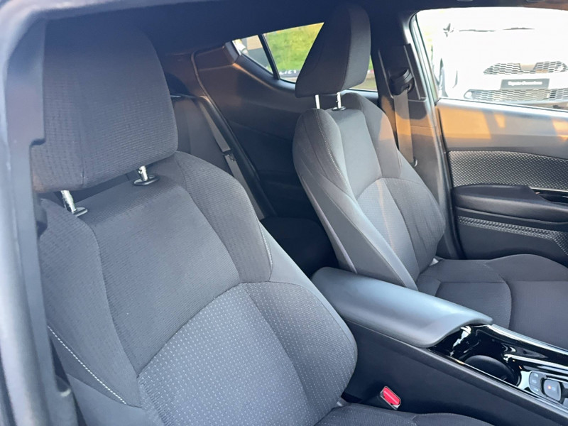 Toyota C-HR C-HR Hybride 122h Distinctive 5p 2018 - photo n°19 Toyota C-HR C-HR Hybride 122h Distinctive 5p  occasion à Brive-la-Gaillarde - photo n°19