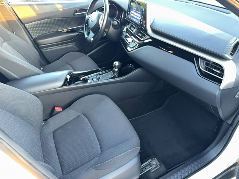 Toyota C-HR C-HR Hybride 122h Distinctive 5p 2018 - photo n°12 Toyota C-HR C-HR Hybride 122h Distinctive 5p  occasion à Brive-la-Gaillarde - photo n°12