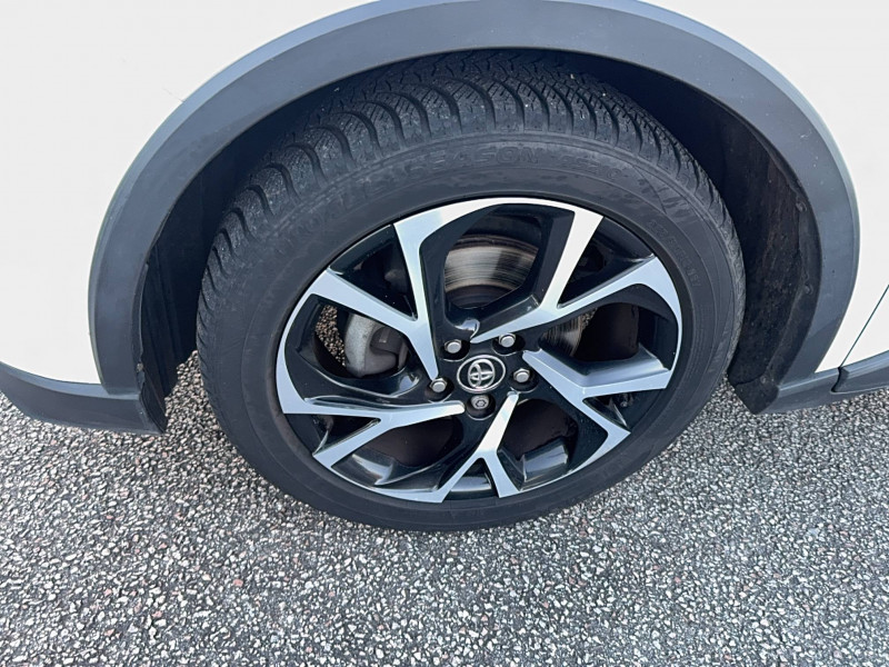 Toyota C-HR C-HR Hybride 122h Distinctive 5p 2018 - photo n°16 Toyota C-HR C-HR Hybride 122h Distinctive 5p  occasion à Brive-la-Gaillarde - photo n°16