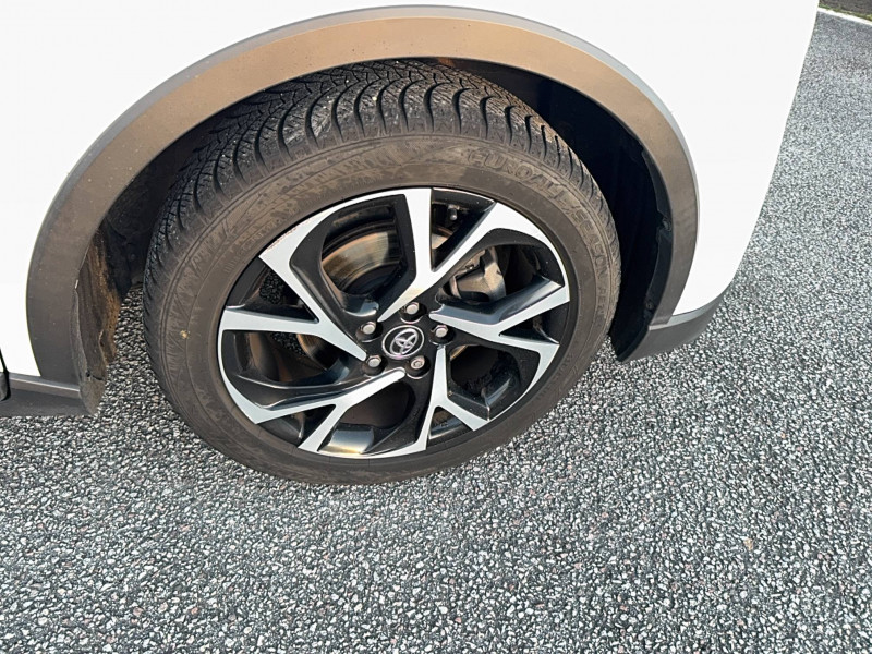 Toyota C-HR C-HR Hybride 122h Distinctive 5p 2018 - photo n°14 Toyota C-HR C-HR Hybride 122h Distinctive 5p  occasion à Brive-la-Gaillarde - photo n°14