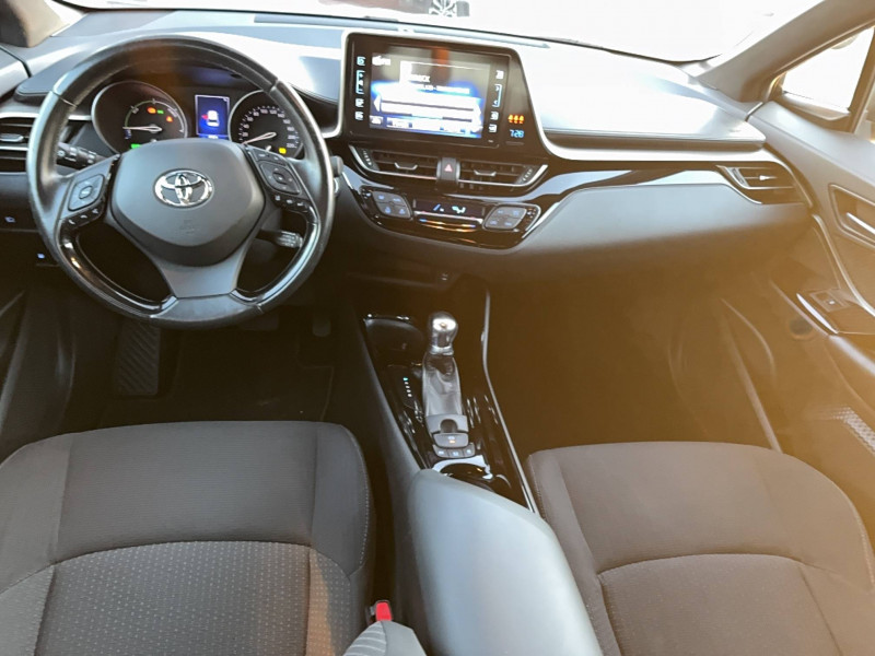 Toyota C-HR C-HR Hybride 122h Distinctive 5p 2018 - photo n°11 Toyota C-HR C-HR Hybride 122h Distinctive 5p  occasion à Brive-la-Gaillarde - photo n°11