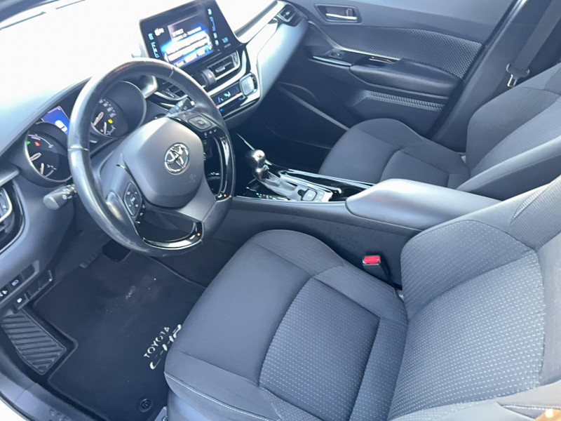 Toyota C-HR C-HR Hybride 122h Distinctive 5p 2018 - photo n°10 Toyota C-HR C-HR Hybride 122h Distinctive 5p  occasion à Brive-la-Gaillarde - photo n°10