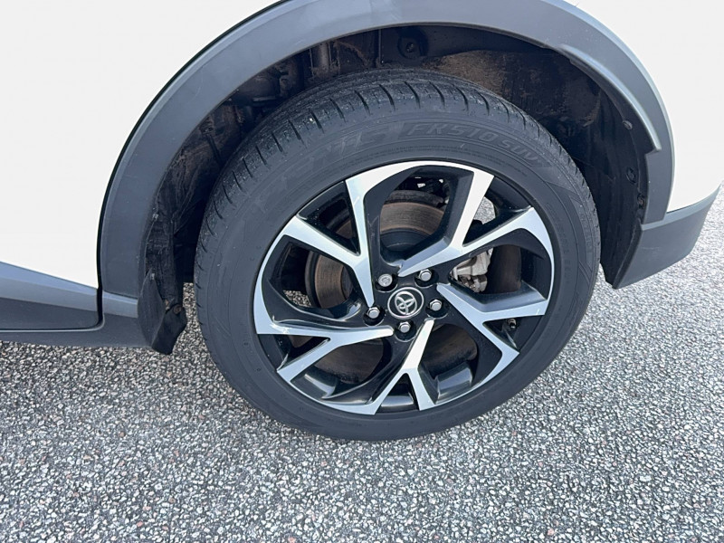 Toyota C-HR C-HR Hybride 122h Distinctive 5p 2018 - photo n°9 Toyota C-HR C-HR Hybride 122h Distinctive 5p  occasion à Brive-la-Gaillarde - photo n°9