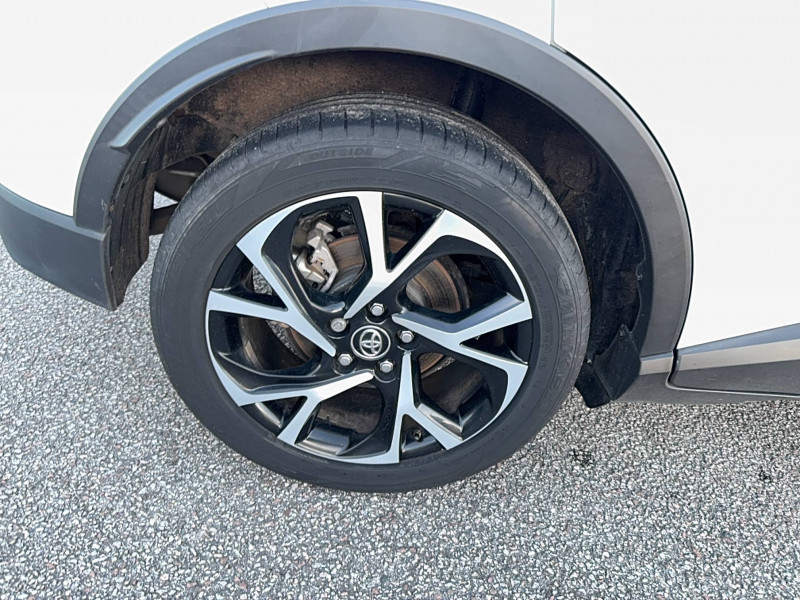 Toyota C-HR C-HR Hybride 122h Distinctive 5p 2018 - photo n°15 Toyota C-HR C-HR Hybride 122h Distinctive 5p  occasion à Brive-la-Gaillarde - photo n°15
