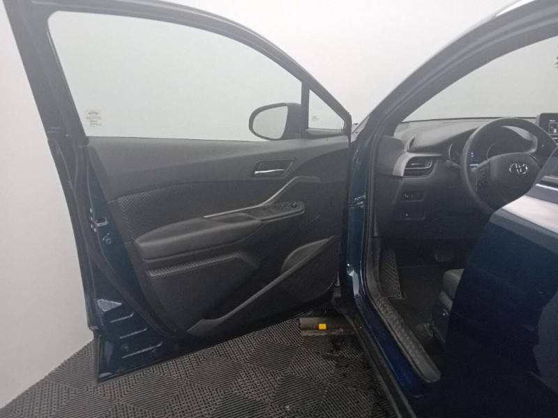 Toyota C-HR C-HR Hybride 2.0L Distinctive 2023 - photo n°19 Toyota C-HR C-HR Hybride 2.0L Distinctive  occasion à Tillé - photo n°19