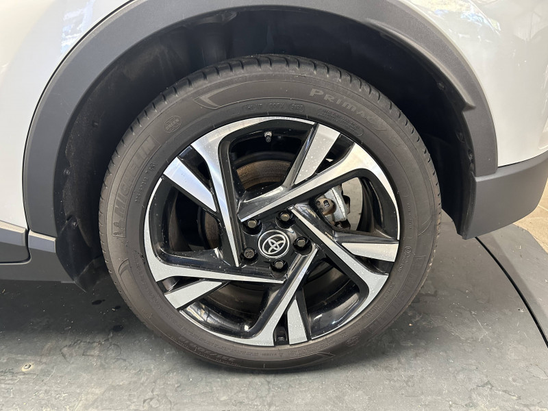 Toyota C-HR C-HR Hybride 2.0L Edition 5p 2022 - photo n°8 Toyota C-HR C-HR Hybride 2.0L Edition 5p  occasion à PERIGUEUX - photo n°8