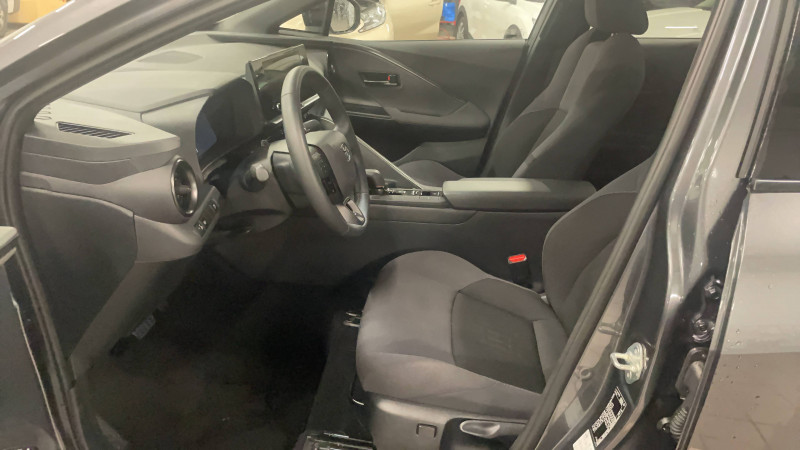 Toyota C-HR C-HR Hybride 200 Design 5p 2024 - photo n°10 Toyota C-HR C-HR Hybride 200 Design 5p  occasion à Brive-la-Gaillarde - photo n°10