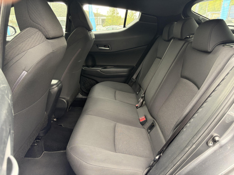 Toyota C-HR C-HR Pro Hybride 122h Dynamic 5p 2018 - photo n°19 Toyota C-HR C-HR Pro Hybride 122h Dynamic 5p  occasion à Figeac - photo n°19