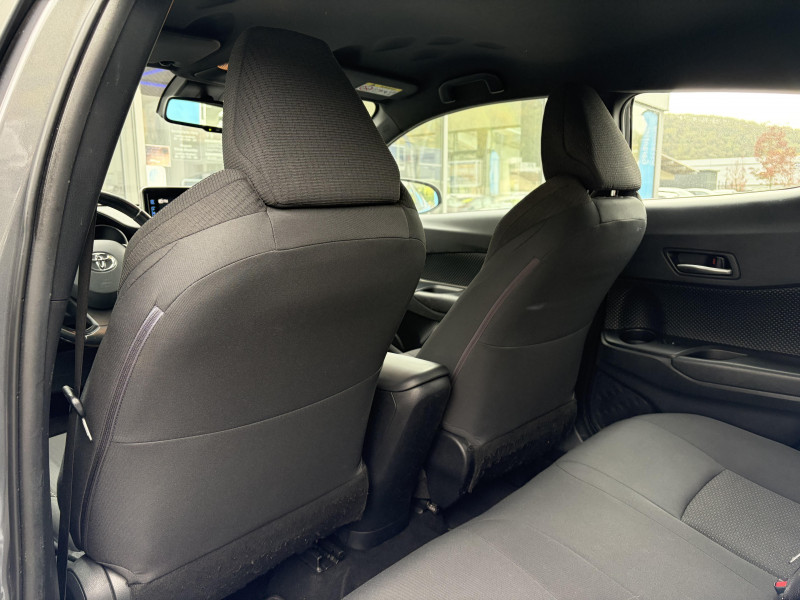 Toyota C-HR C-HR Pro Hybride 122h Dynamic 5p 2018 - photo n°18 Toyota C-HR C-HR Pro Hybride 122h Dynamic 5p  occasion à Figeac - photo n°18