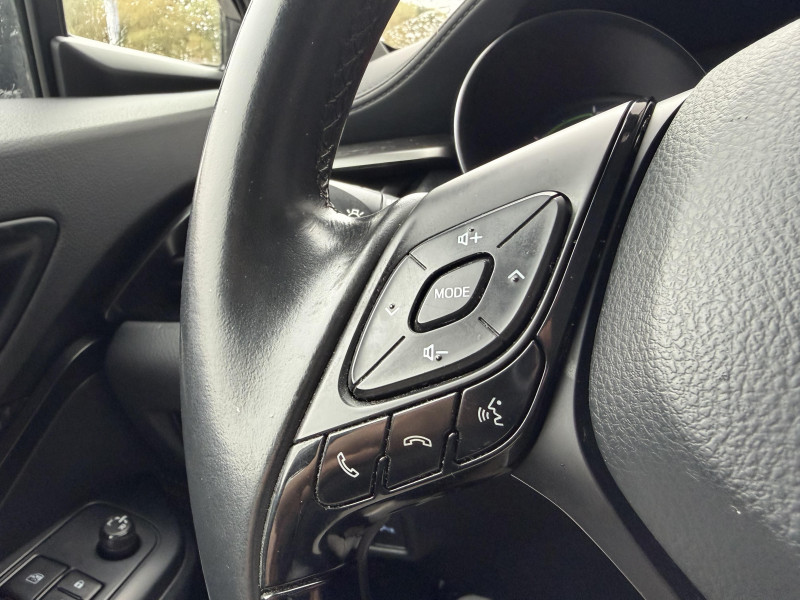 Toyota C-HR C-HR Pro Hybride 122h Dynamic 5p 2018 - photo n°10 Toyota C-HR C-HR Pro Hybride 122h Dynamic 5p  occasion à Figeac - photo n°10