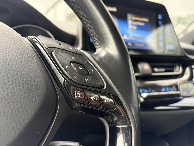 Toyota C-HR C-HR Pro Hybride 122h Dynamic 5p 2018 - photo n°11 Toyota C-HR C-HR Pro Hybride 122h Dynamic 5p  occasion à Figeac - photo n°11