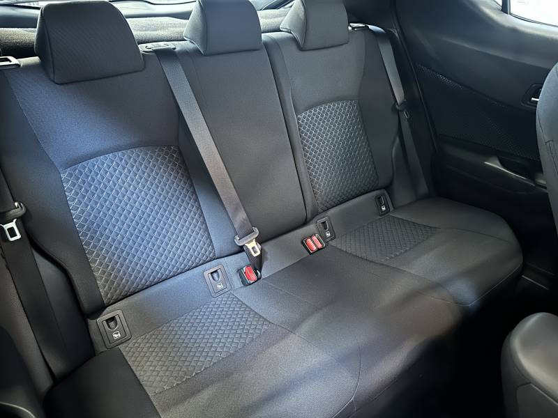 Toyota C-HR Hybride 1.8L Dynamic Ultimate 2023 - photo n°20 Toyota C-HR Hybride 1.8L Dynamic Ultimate  occasion à Royan - photo n°20