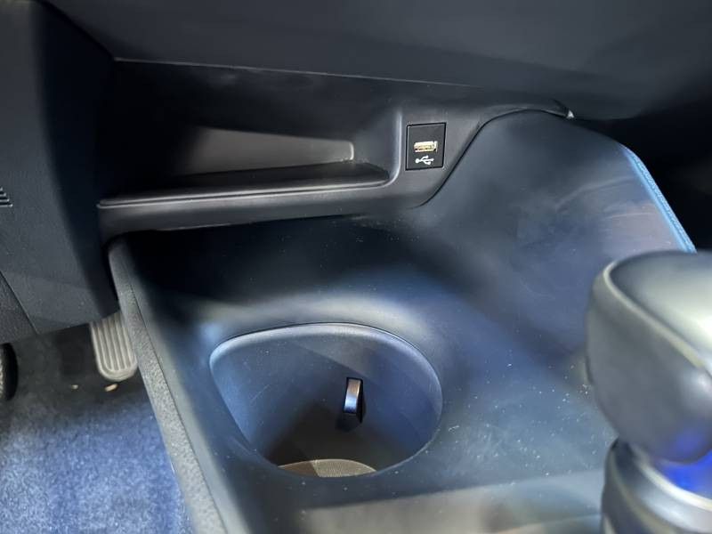 Toyota C-HR Hybride 1.8L Dynamic Ultimate 2023 - photo n°16 Toyota C-HR Hybride 1.8L Dynamic Ultimate  occasion à Royan - photo n°16