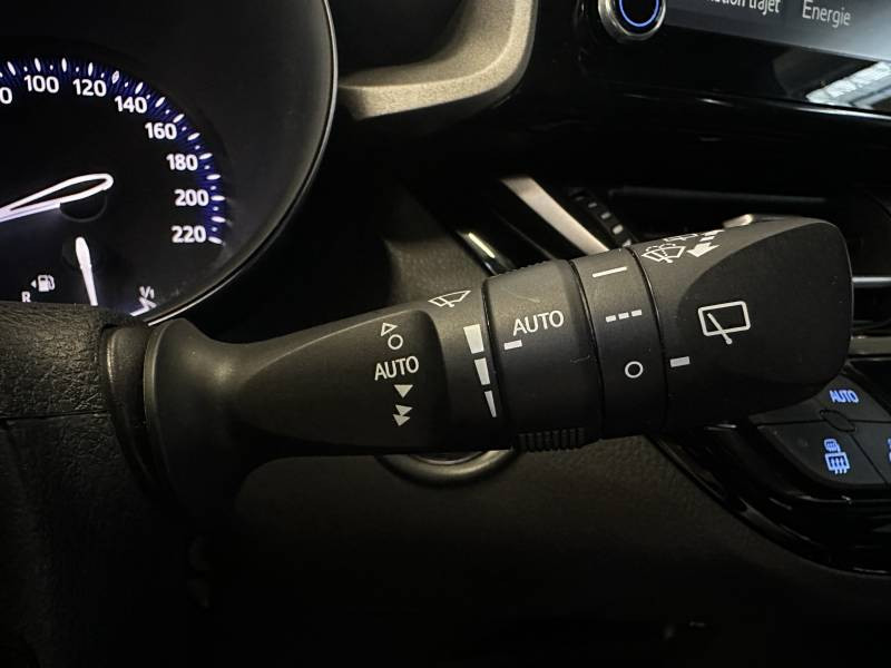 Toyota C-HR Hybride 1.8L Dynamic Ultimate 2023 - photo n°14 Toyota C-HR Hybride 1.8L Dynamic Ultimate  occasion à Royan - photo n°14