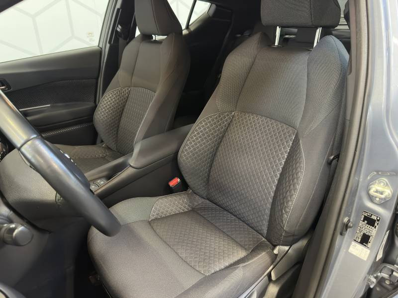 Toyota C-HR Hybride 1.8L Dynamic Ultimate 2023 - photo n°7 Toyota C-HR Hybride 1.8L Dynamic Ultimate  occasion à Royan - photo n°7