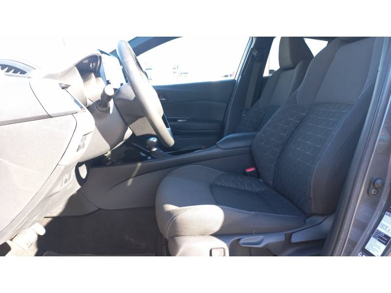 Toyota C-HR Hybride 2.0L Distinctive 2020 - photo n°10 Toyota C-HR Hybride 2.0L Distinctive  occasion à Toulouse - photo n°10