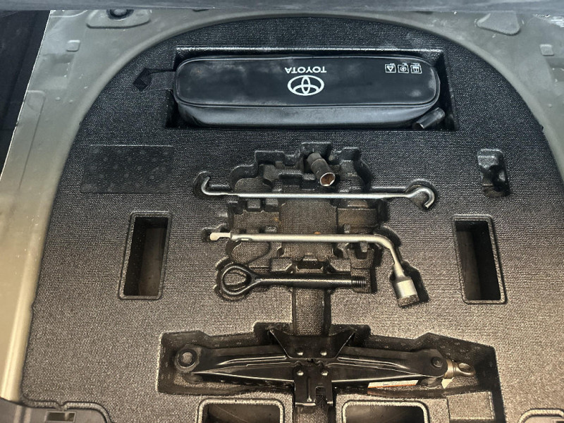 Toyota Camry Camry Hybride Pro 218ch 2WD Dynamic Business+Stage Hybrid Ac  occasion  Saint-Maximin - photo n16