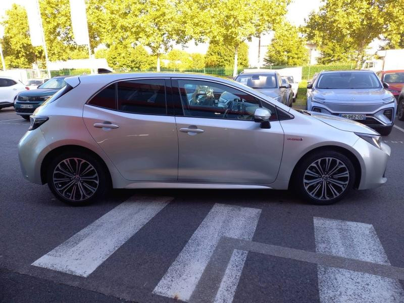 Toyota Corolla 122h Design  occasion  Vert-Saint-Denis - photo n4