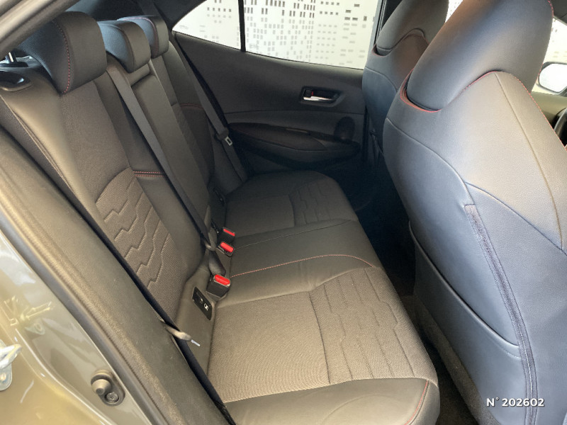 Toyota Corolla Corolla 122h Collection / USAGE VD EH 50000 KM 10/2025  occasion  Saint-Maximin - photo n11