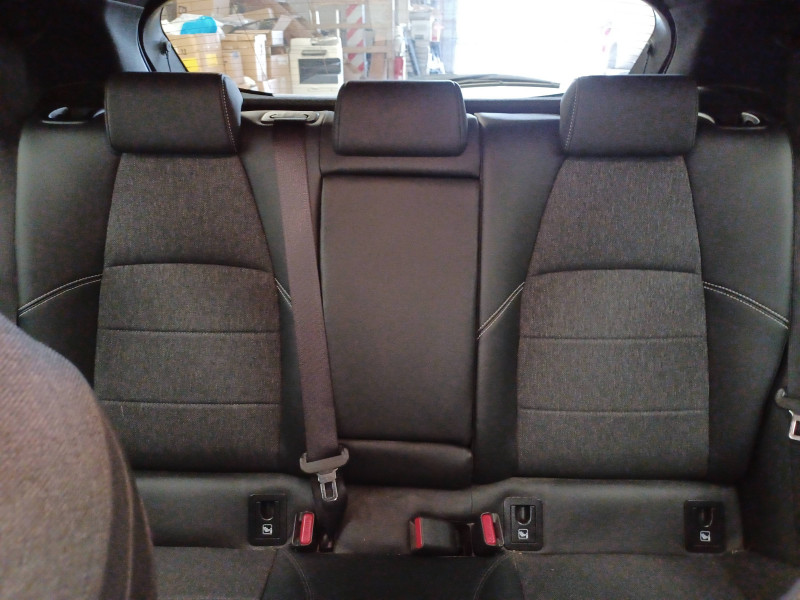 Toyota Corolla Corolla Hybride 122h Design 5p  occasion  Saint-Laurent-des-Vignes - photo n11