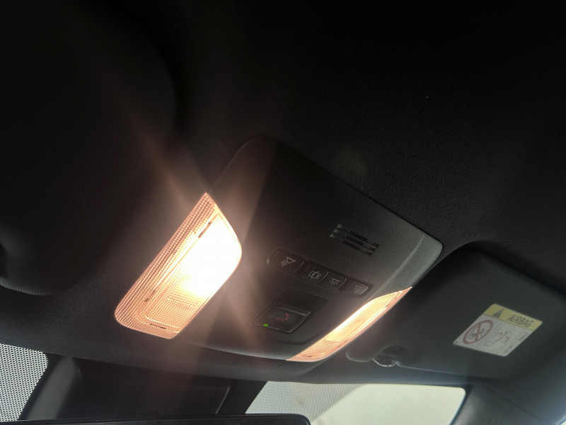 Toyota Corolla Corolla Hybride 122h Design 5p  occasion � Saint-Laurent-des-Vignes - photo n�16