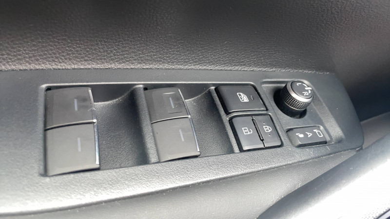 Toyota Corolla Corolla Hybride 122h Design 5p  occasion  Brive-la-Gaillarde - photo n12