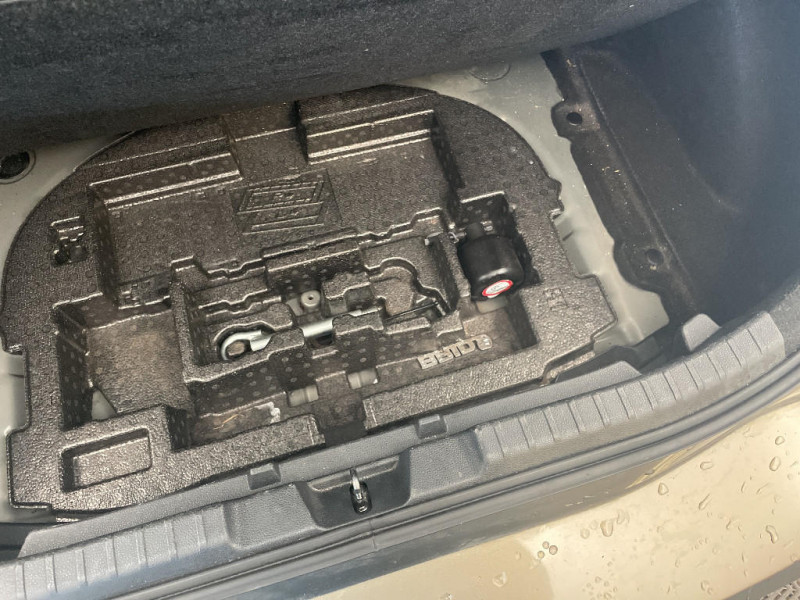 Toyota Corolla Corolla Hybride 122h Design  occasion � Beauvais - photo n�17