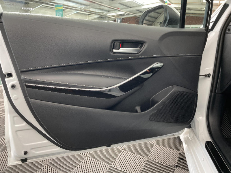 Toyota Corolla Corolla Hybride 122h Design  occasion  Saint-Quentin - photo n18
