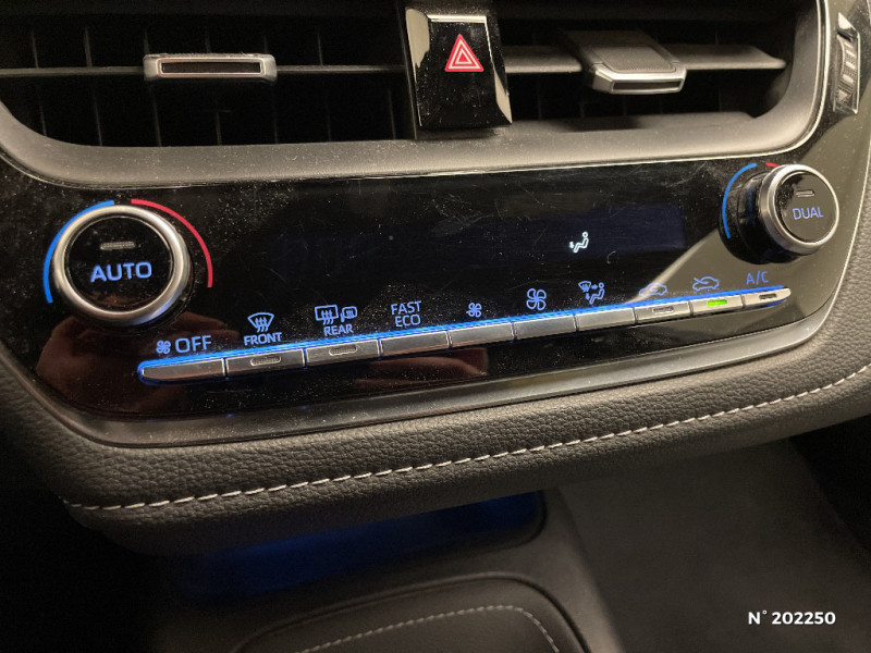 Toyota Corolla Corolla Hybride 122h Design  occasion  Saint-Maximin - photo n13