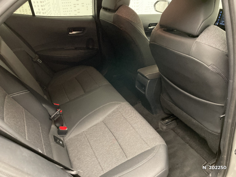 Toyota Corolla Corolla Hybride 122h Design  occasion  Saint-Maximin - photo n9