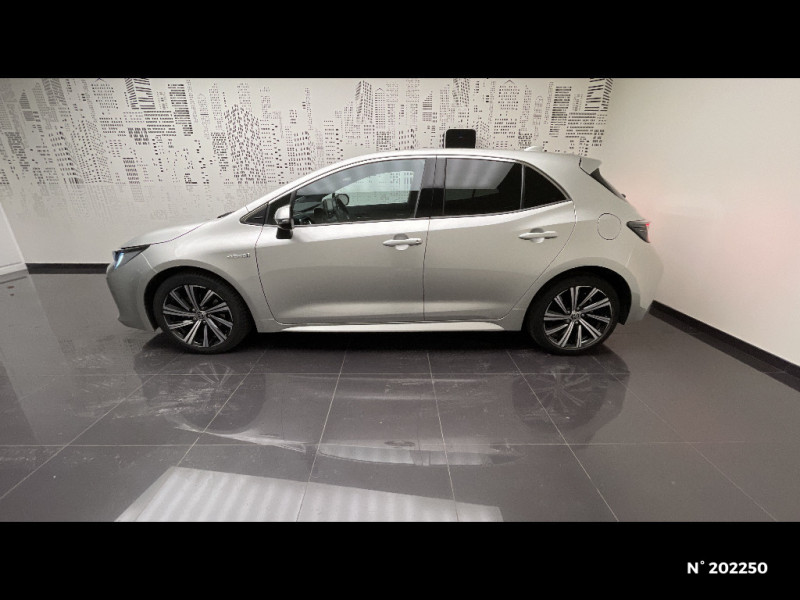 Toyota Corolla Corolla Hybride 122h Design  occasion  Saint-Maximin - photo n2