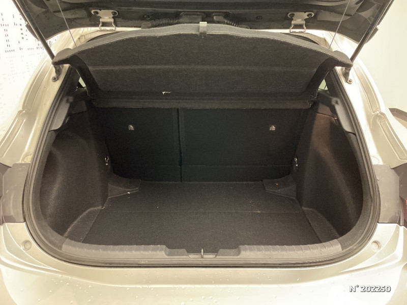 Toyota Corolla Corolla Hybride 122h Design  occasion  Saint-Maximin - photo n6