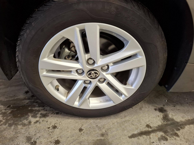 Toyota Corolla Corolla Hybride 122h Dynamic 5p  occasion � Saint-Laurent-des-Vignes - photo n�7