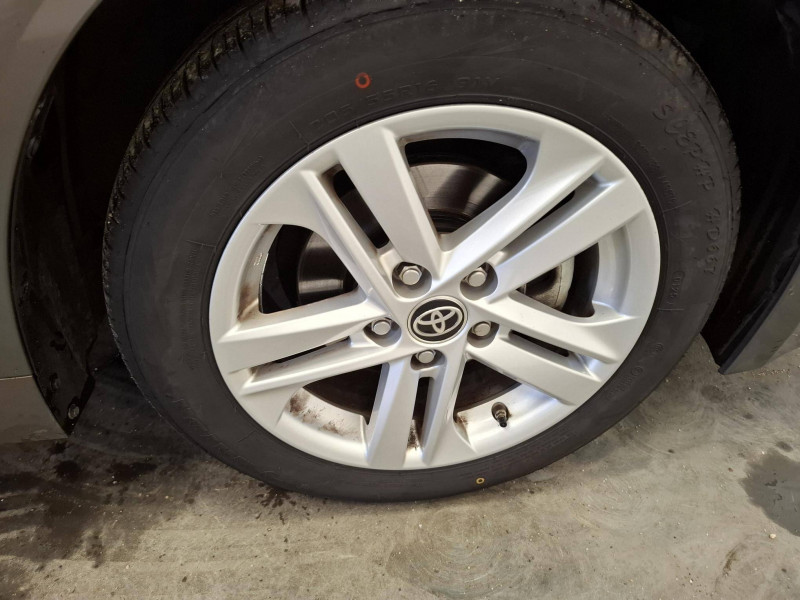 Toyota Corolla Corolla Hybride 122h Dynamic 5p  occasion � Saint-Laurent-des-Vignes - photo n�8