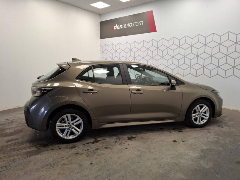 Toyota Corolla Corolla Hybride 122h Dynamic 5p  occasion � Saint-Laurent-des-Vignes - photo n�6