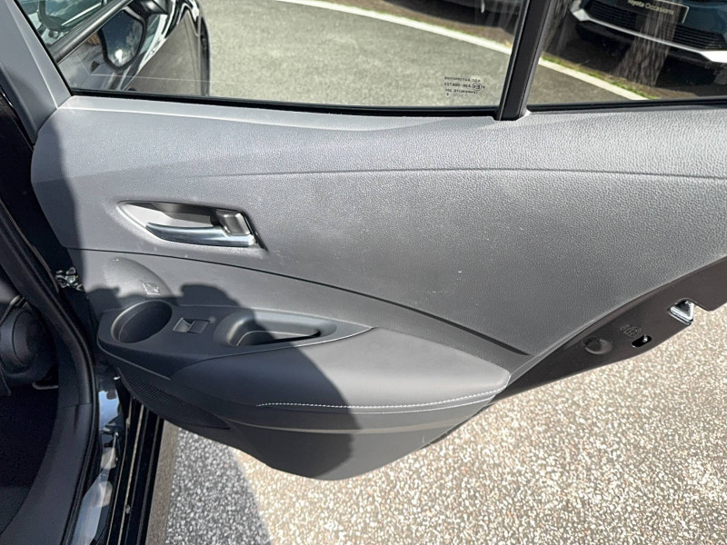 Toyota Corolla Corolla Hybride 140ch Design 5p  occasion  Brive-la-Gaillarde - photo n18