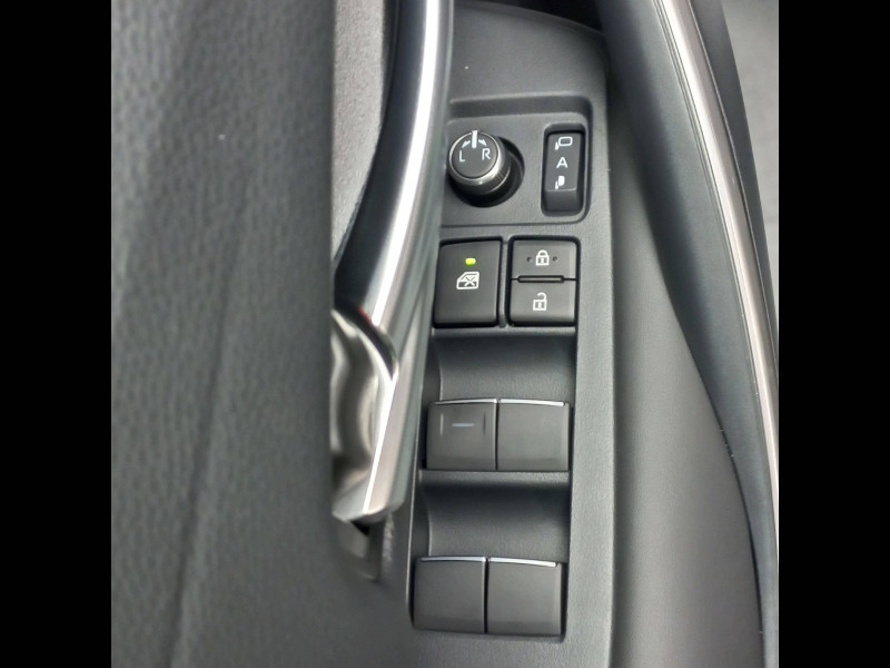 Toyota Corolla Corolla Hybride 140ch Design 5p  occasion  PERIGUEUX - photo n4