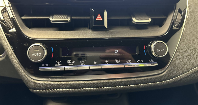 Toyota Corolla Corolla Hybride 140ch Design 5p  occasion  PERIGUEUX - photo n16