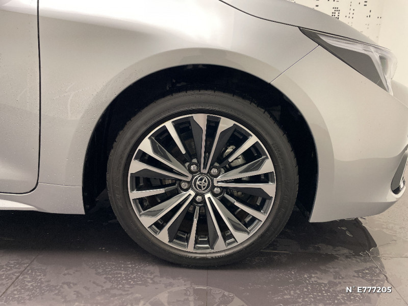 Toyota Corolla Corolla Hybride 140ch Design  occasion  Saint-Maximin - photo n8